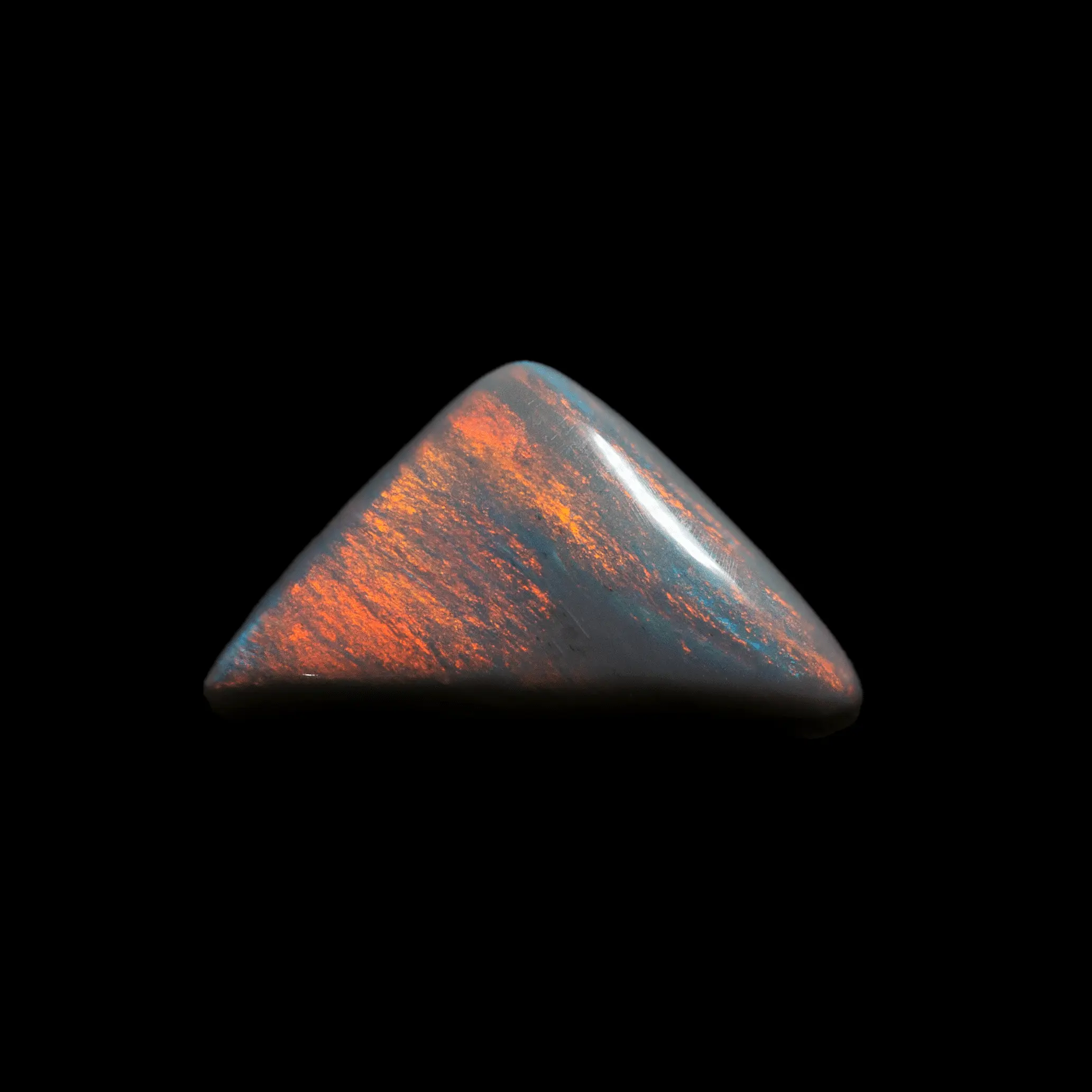 Opale noire en flammes rouges et oranges (1,8 ct) – Image 3