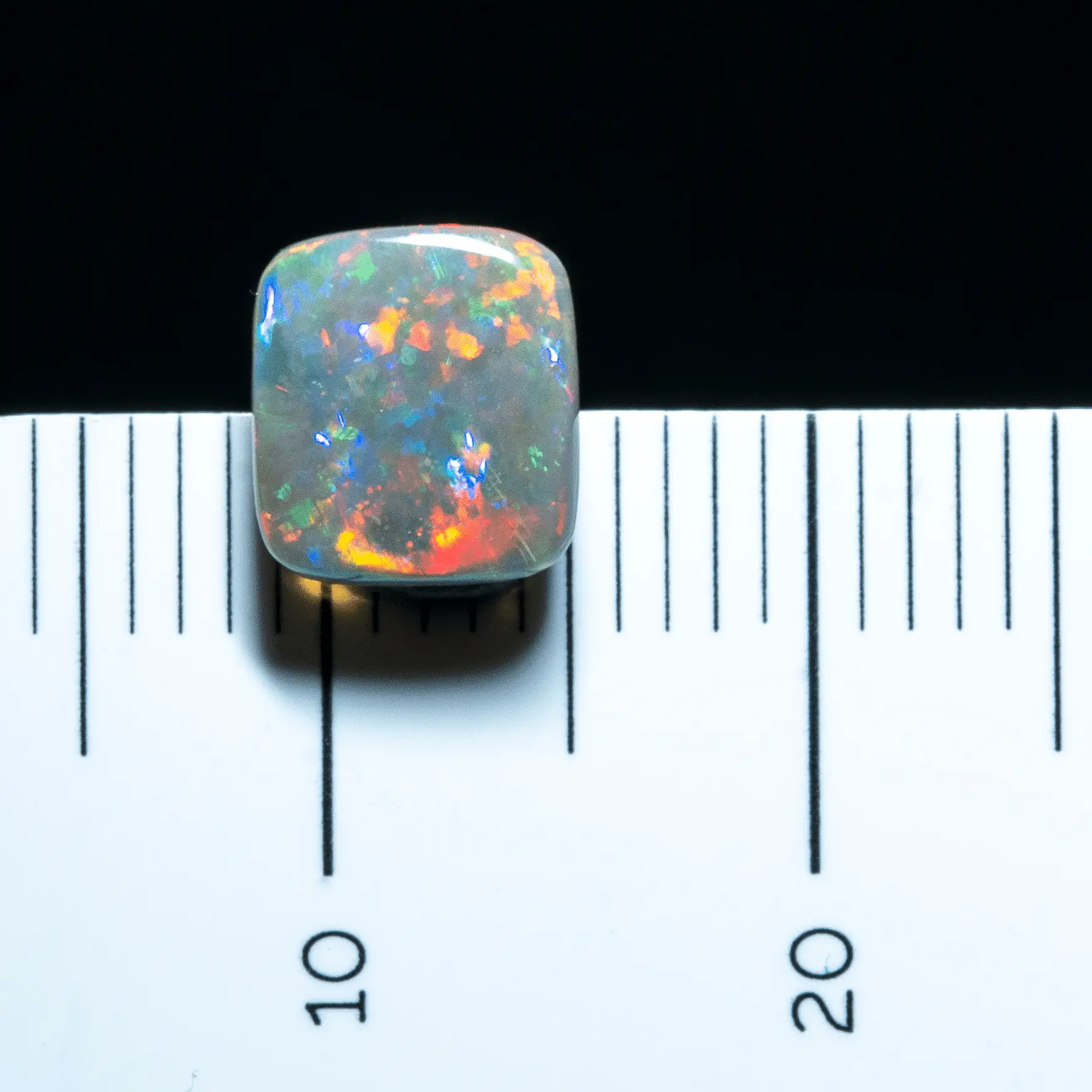 Opale noire en rectangle rouge et multicolore (0,9 ct) – Image 6