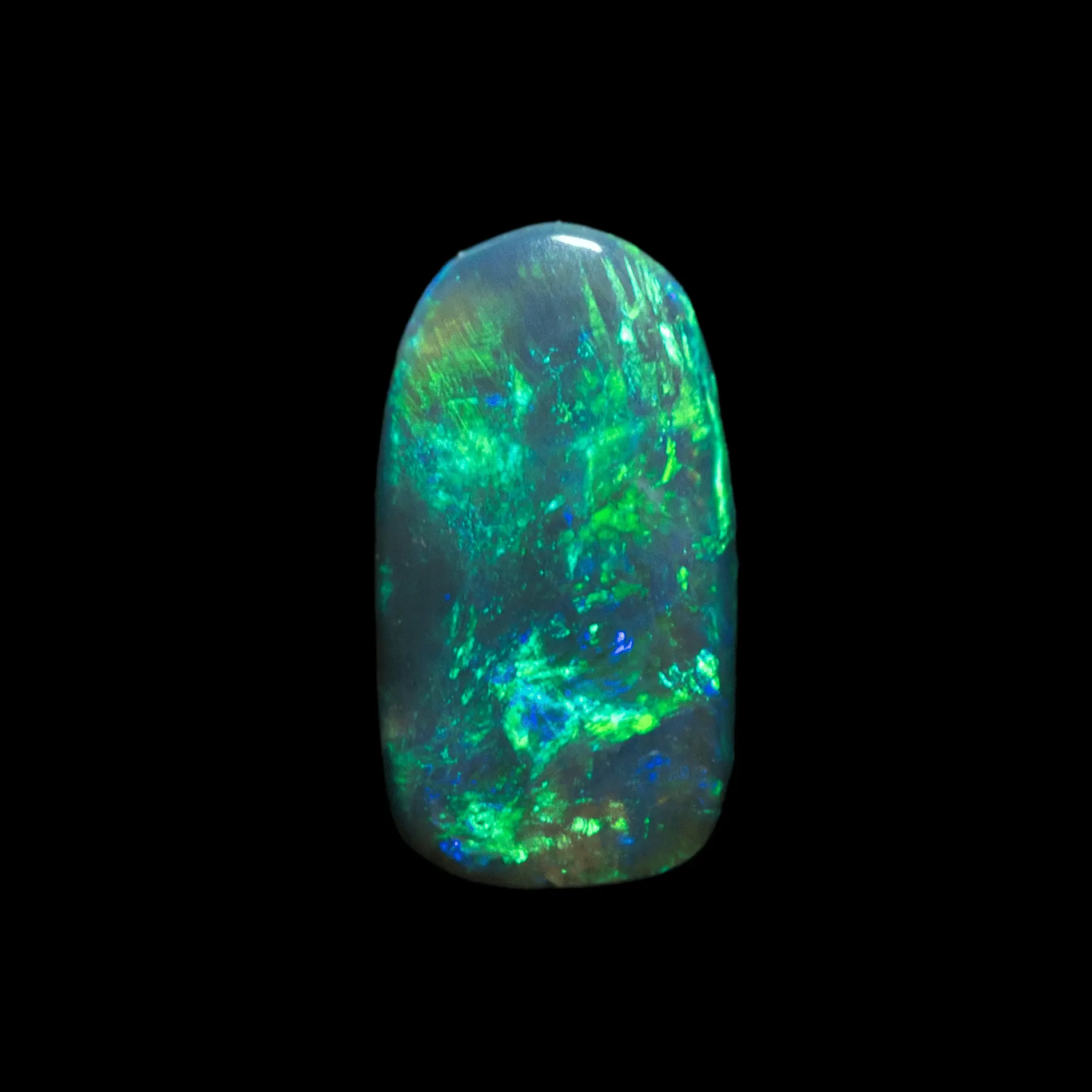 Opale noire Australienne à brillances vertes et violettes (1,0 ct) – Image 4