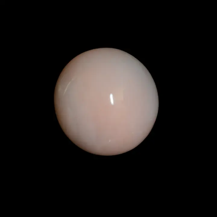 Opale rose péruvienne de qualité sans marbrure ni inclusion, forme demi sphère