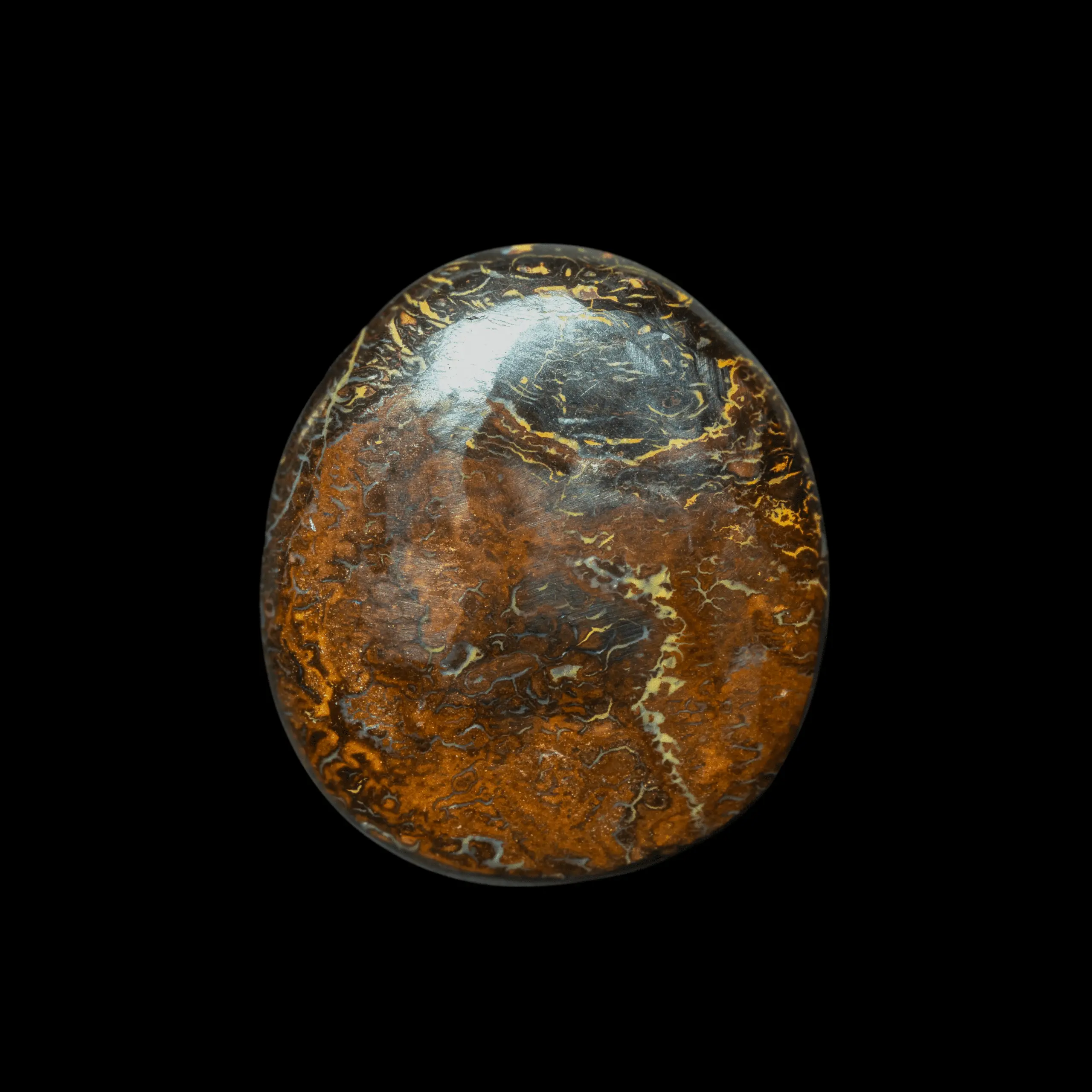 Opale Koroit en médaillon encadré d'un collier finement coloré (28,4 cts) – Image 3