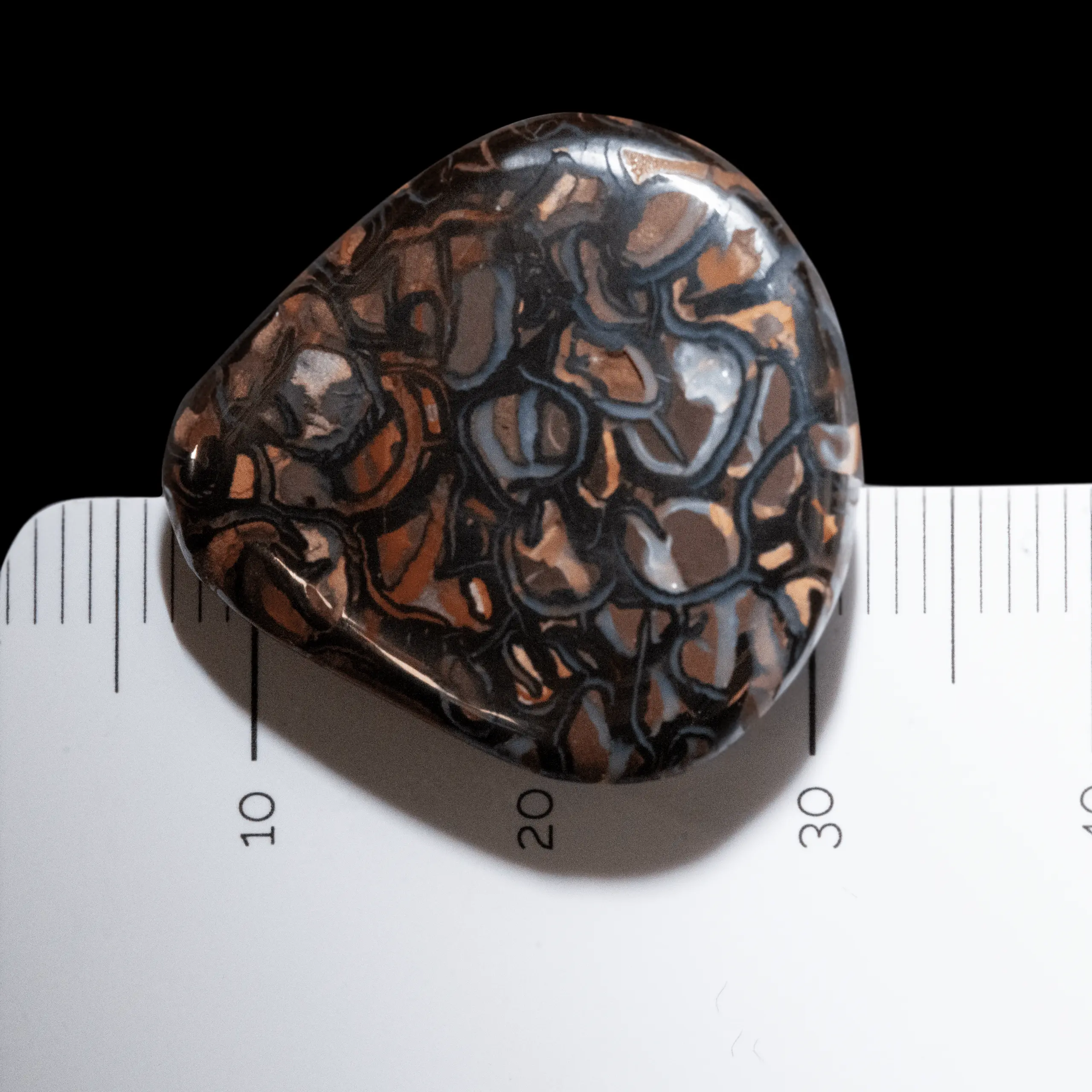Opale Koroit poire à motifs géométriques colorés et contrastés (29,7 cts) – Image 4