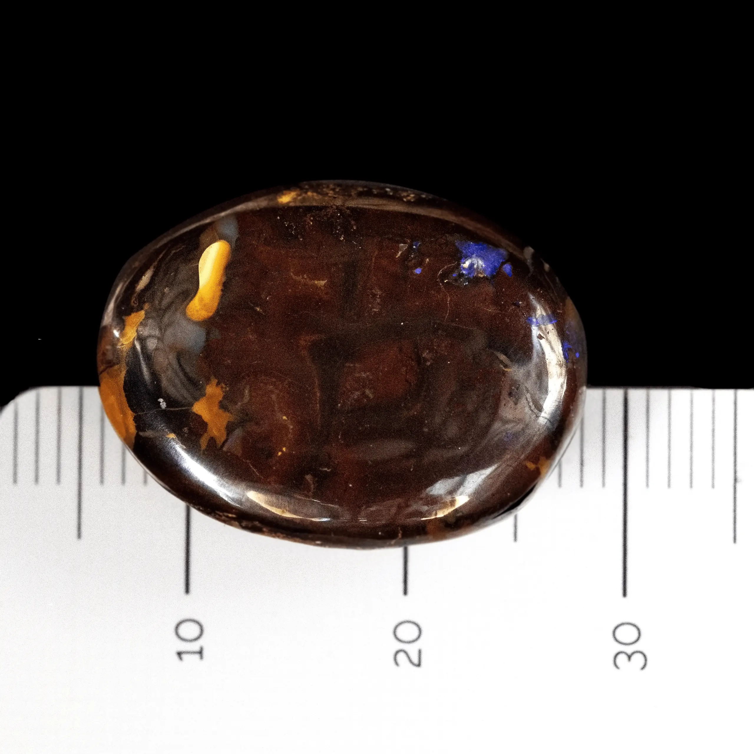 Cabochon d'opale koroit décoré de jaune et violet (24,8 cts) – Image 5