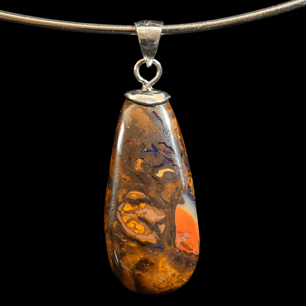 Pendentif d’opale Koroit paysagée à brillance violette – Image 3