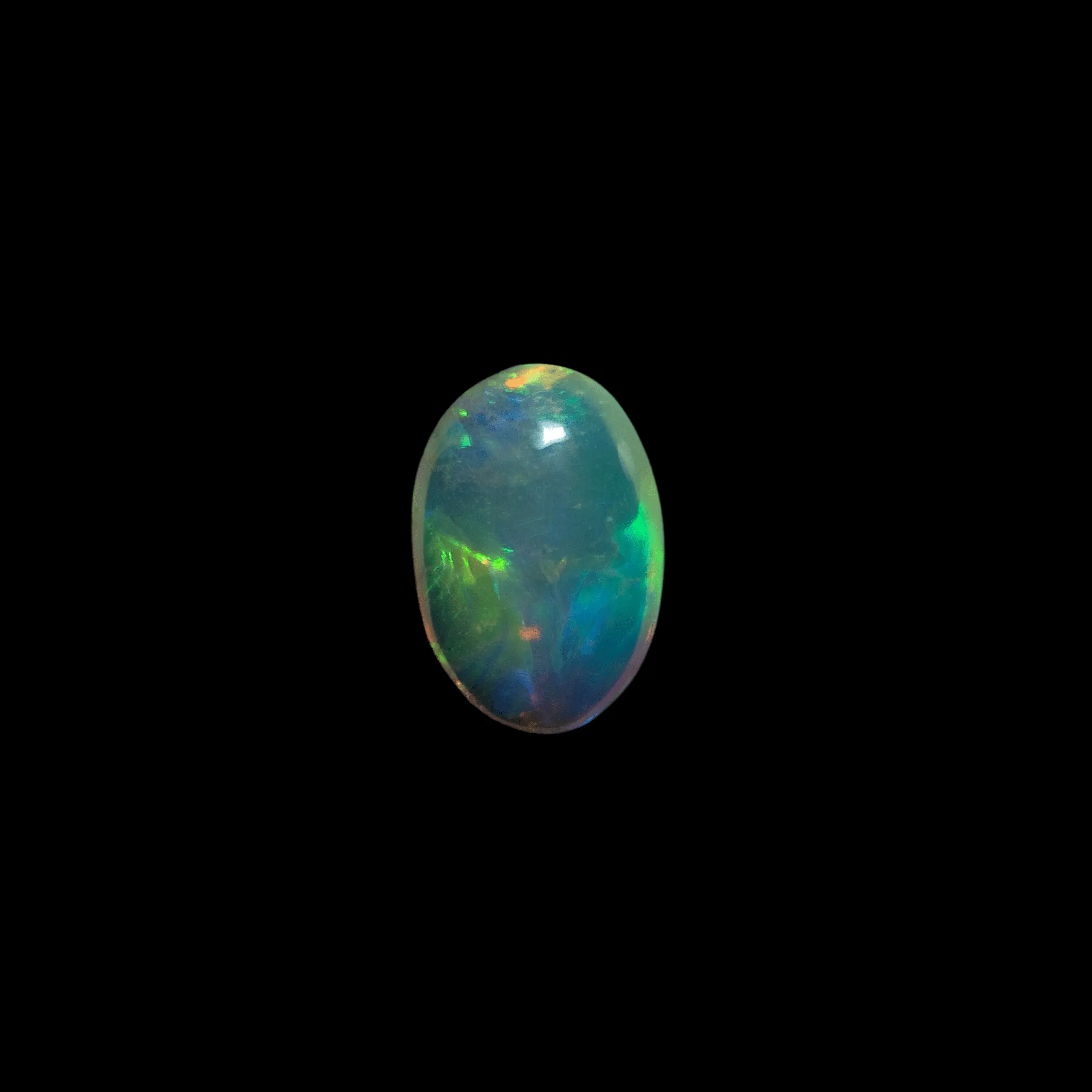 Ovale translucide et multicolore d'opale cristal claire (0,3 ct) – Image 5