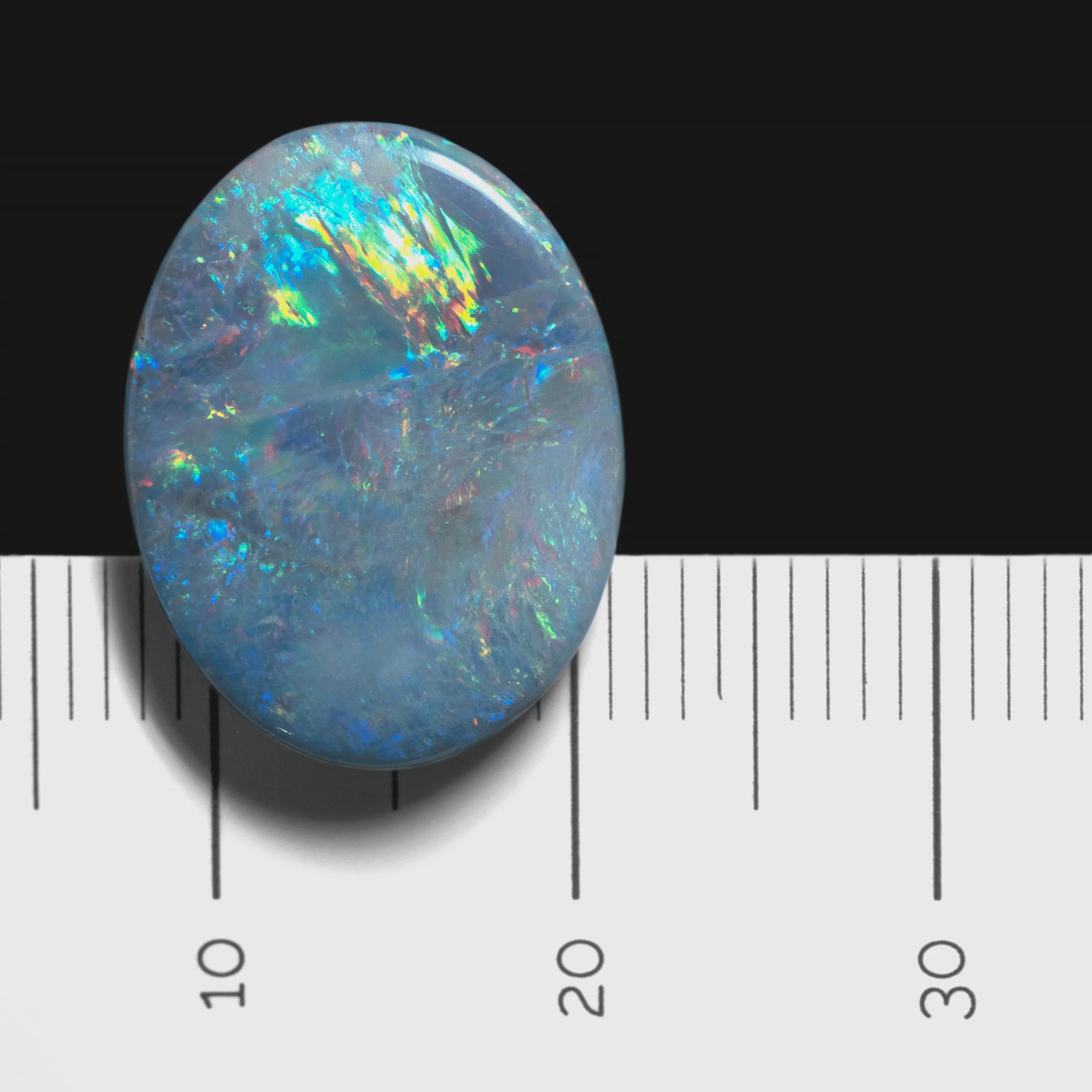Magnifique cabochon d'opale sombre bleue, verte et rouge (5,2 cts) – Image 7