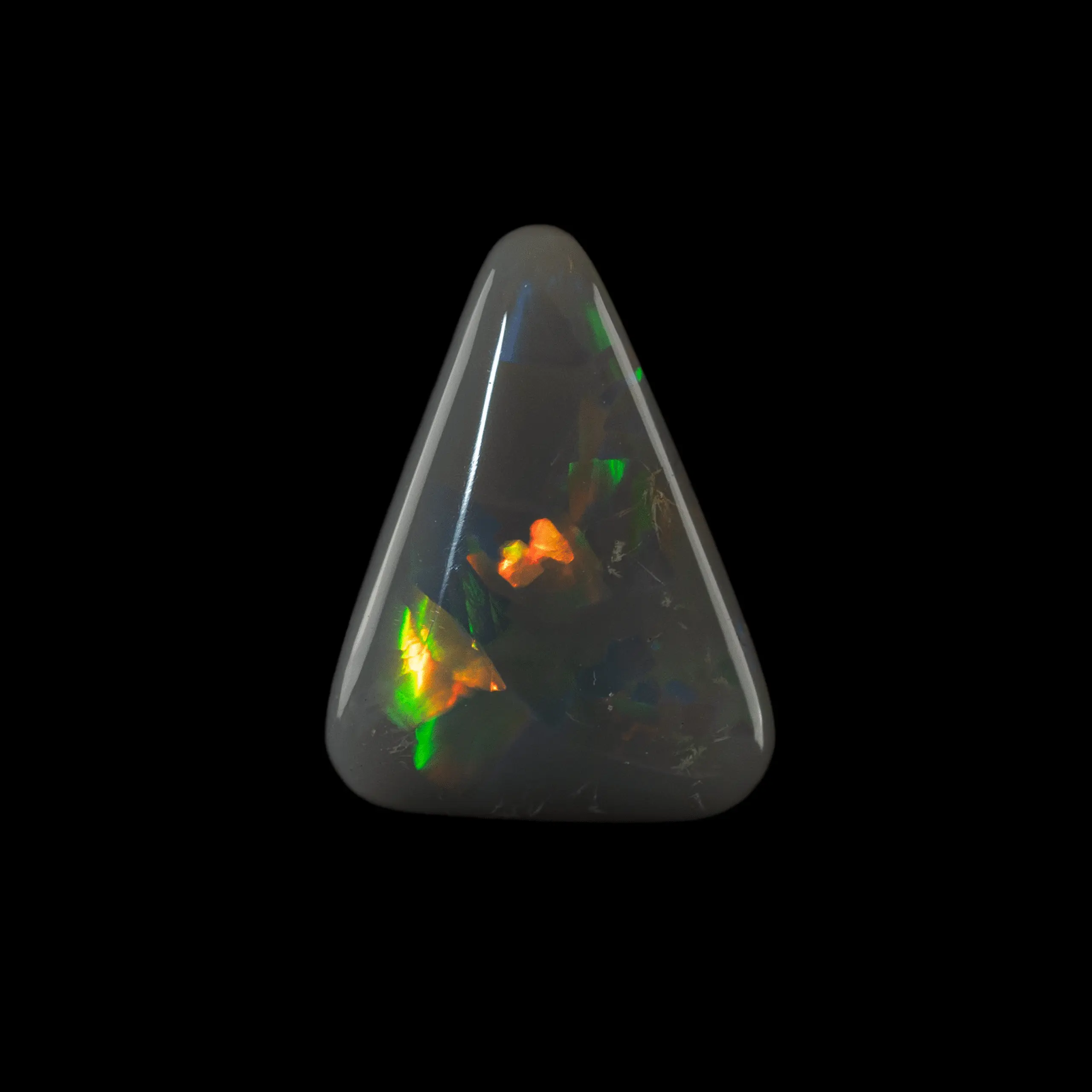 Triangle d'opale sombre à flash orange, jaune et vert (3 cts) – Image 3