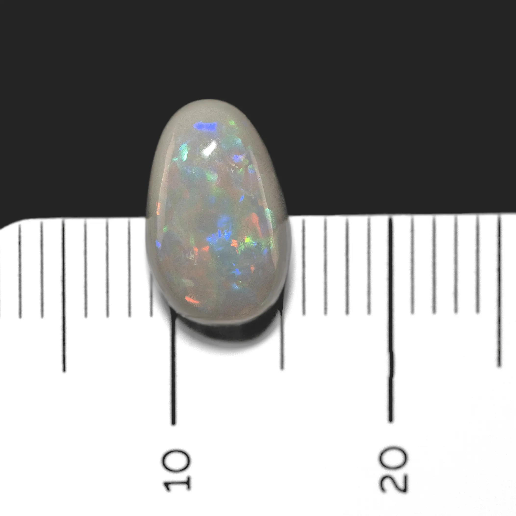 Dark red, green and blue opal cabochon (1.4 ct) - Image 5