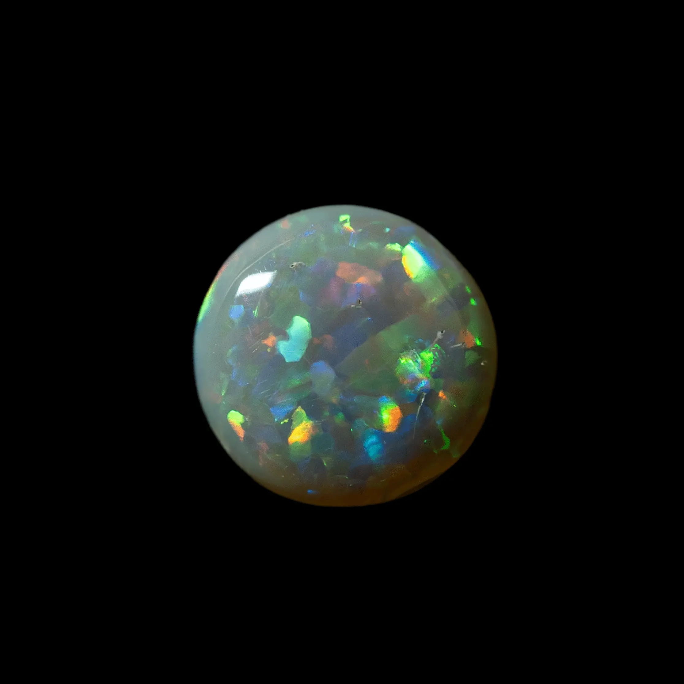 Dark opal round with mostly green and yellow colored chips (0.8 ct) - Image 4