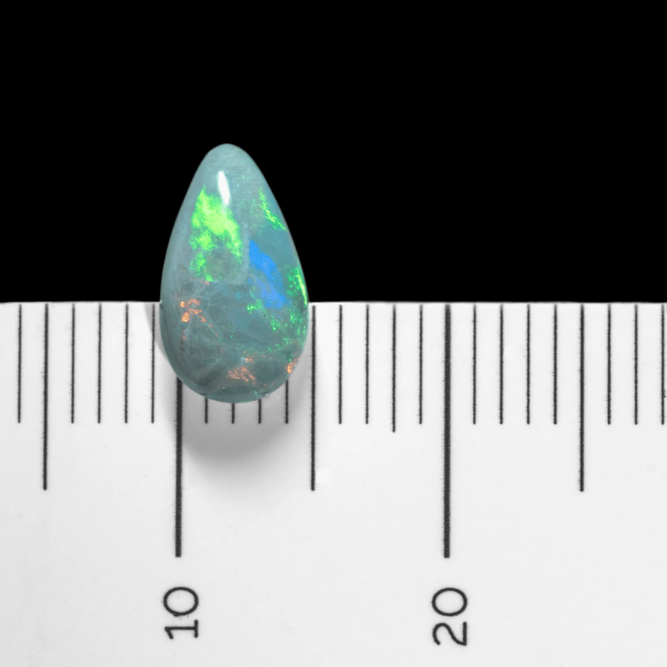 Pretty little drop of dark green-blue-orange opal (0.9 ct) - Image 5