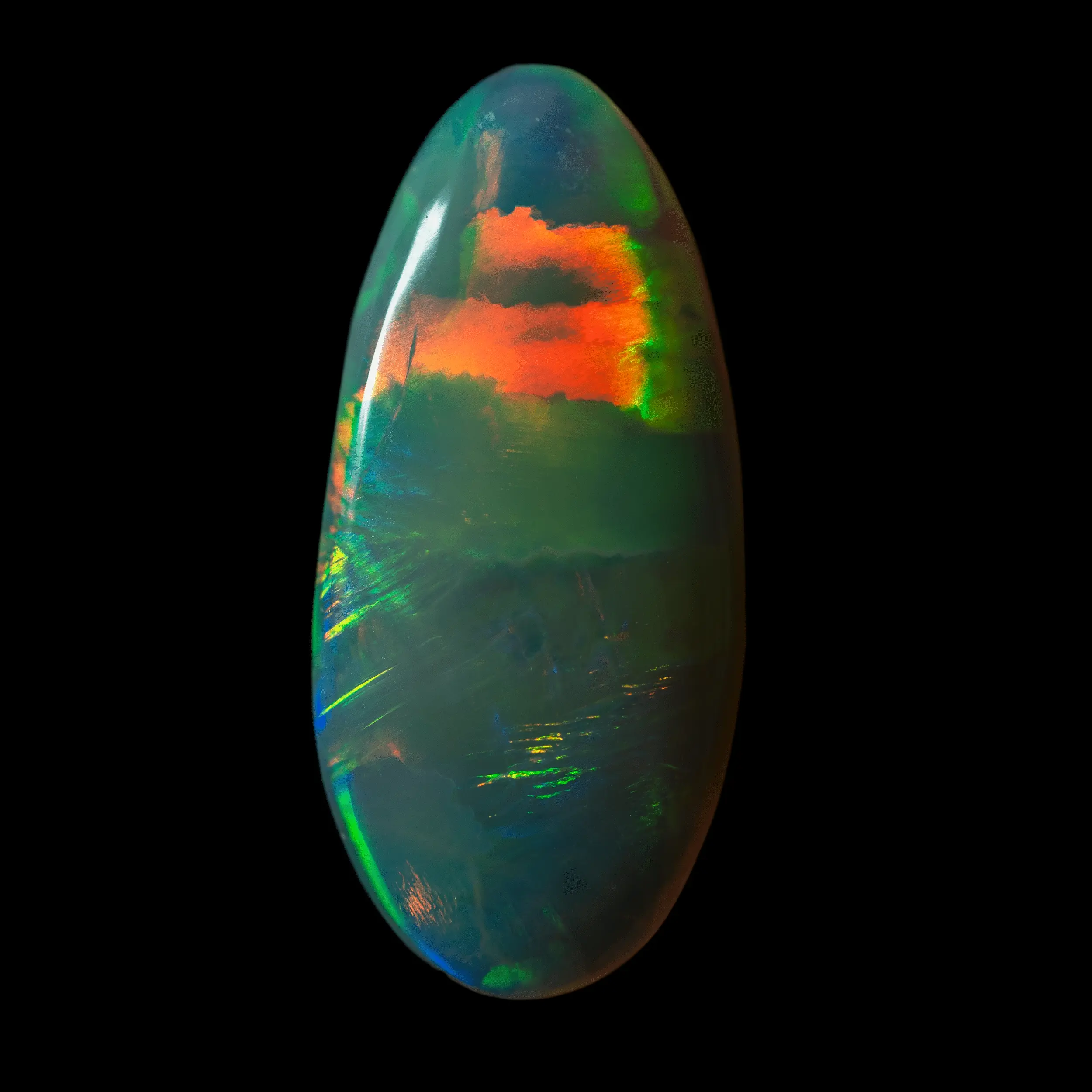 Cabochon en navette d'opale claire à compartiments très colorés et iridescents (2,7 cts) – Image 4