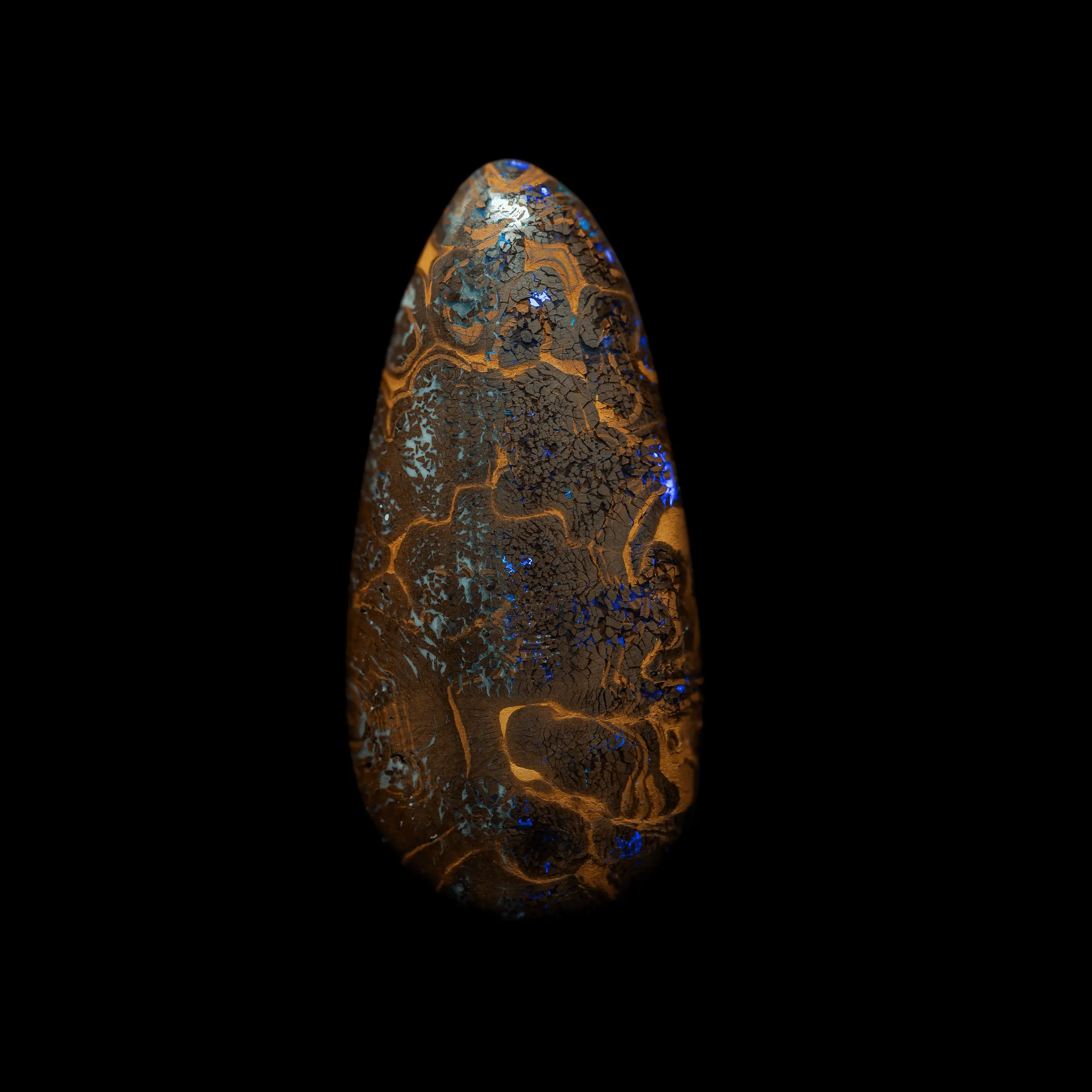 Larme d'opale Matrix a filigranes dorés et brillances violettes (48,0 cts) – Image 5