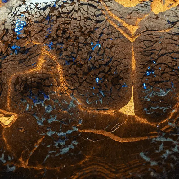 Opale Boulder matricielle à brillance violette (30,2 cts) – Image 4
