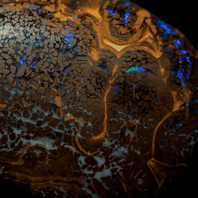 Opale Boulder matricielle à brillance violette (30,2 cts) – Image 6