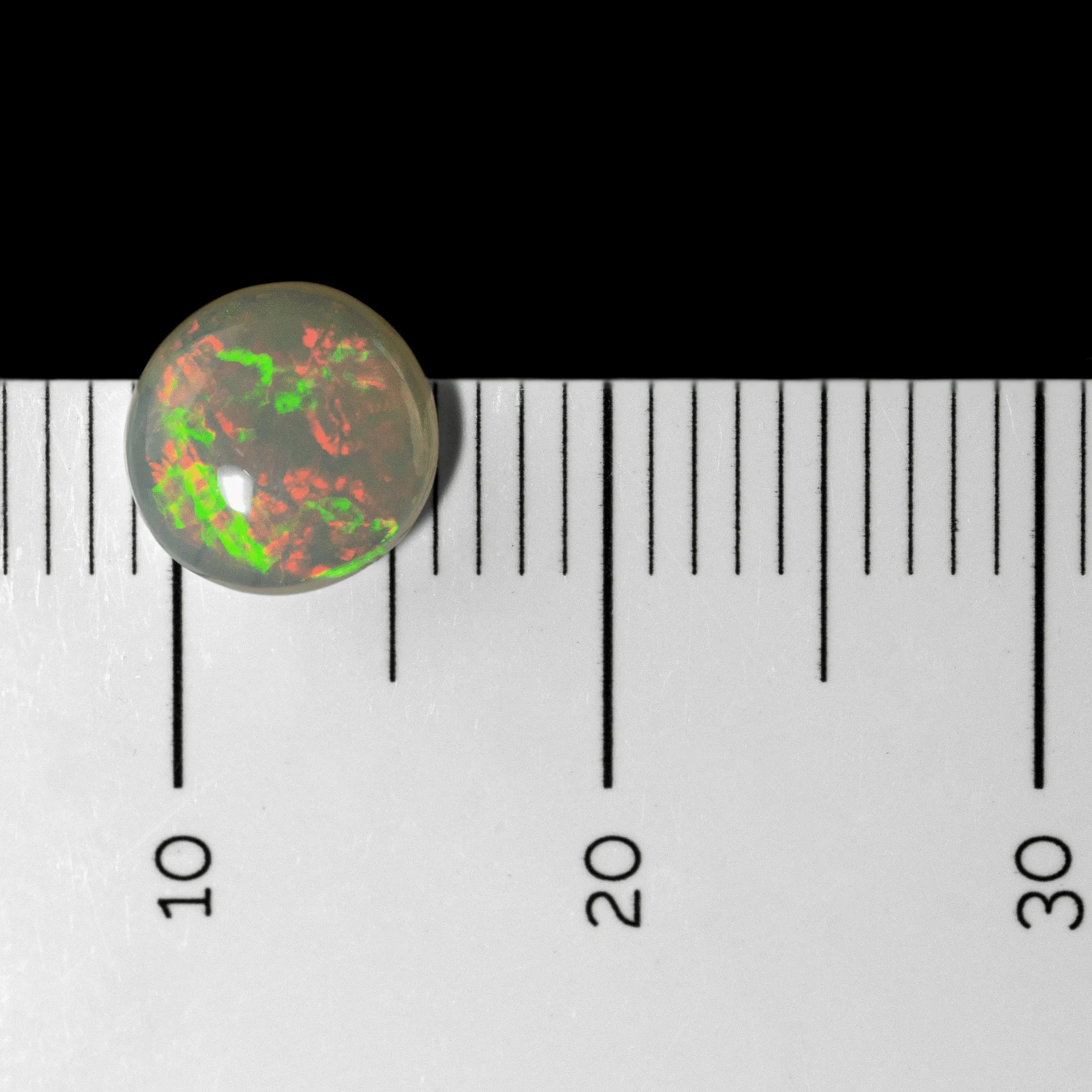 Rond de cristal d'opale Brésilienne le plus souvent rouge et vert (0,8 ct) – Image 7