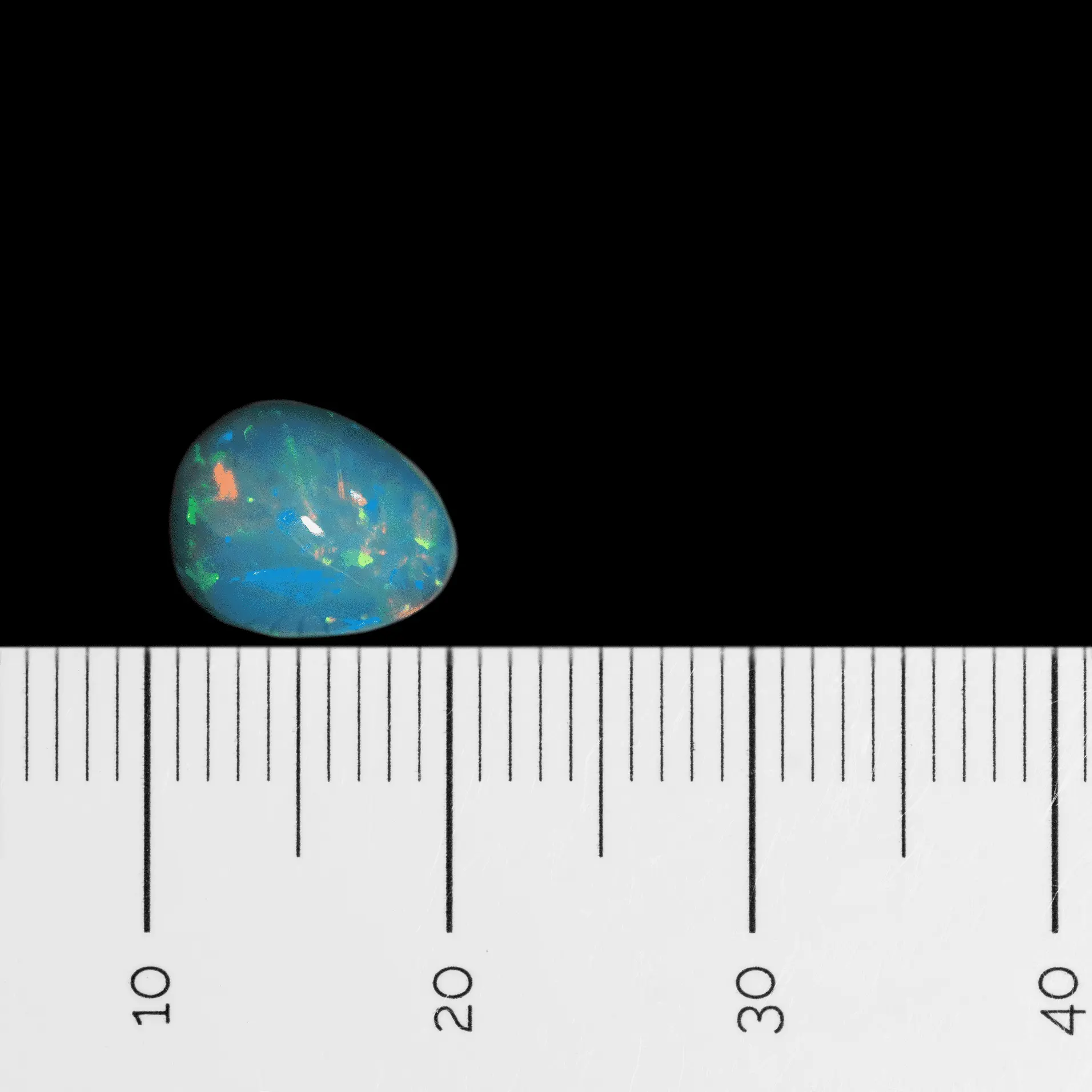 Cabochon en goutte d'opale cristal Brésilienne (1,6 ct) – Image 6