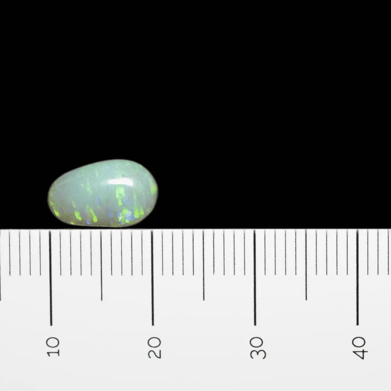 Cabochon d'opale claire à lignes (1,6 ct) – Image 8
