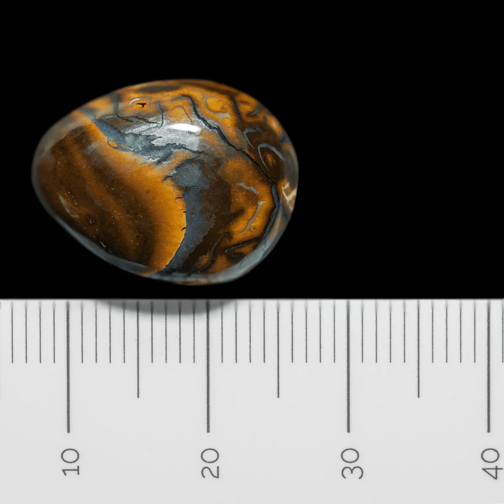 Koroit opal with decorative curves and scrolls (12.0 cts) - Image 4