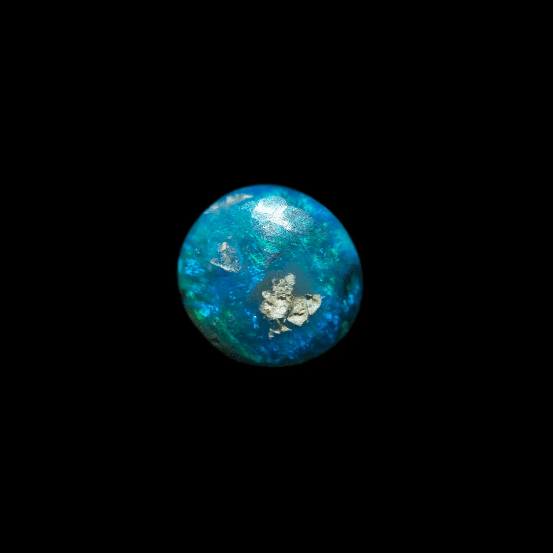 Petit rond bleu-vert d'opale noire (1,1 ct) – Image 4