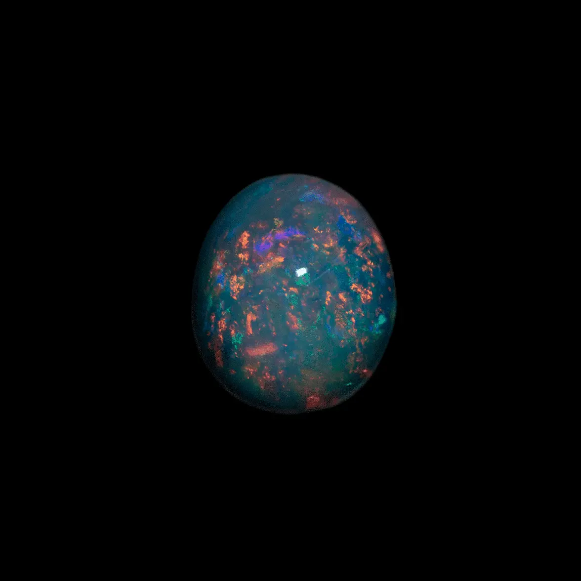 Opale naturelle brésilienne des mines d'Horca, cabochon cristal de 1,7 carats multicolore à tendance clairement orangée