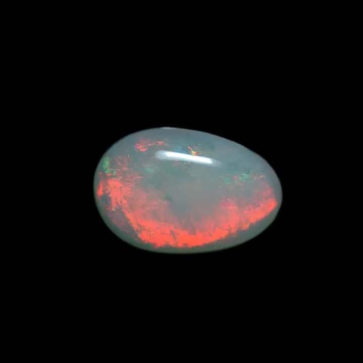 Opale naturelle australienne des mines de Coober Pedy, cabochon en larme de 1,7 carat entièrement rouge et micro-touches de vert
