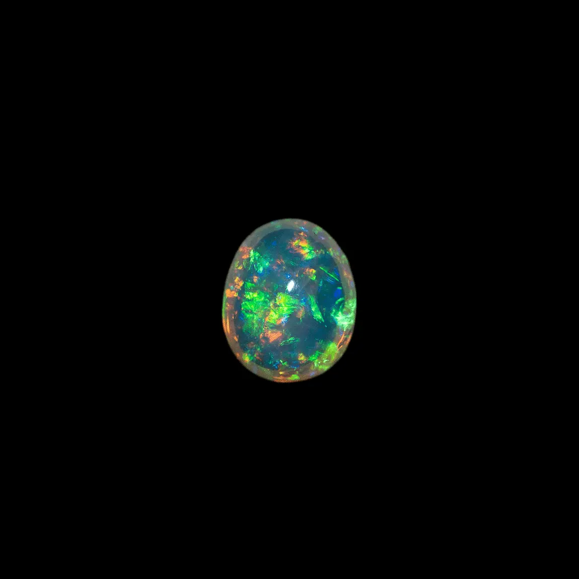 Petit cabochon scintillant d'opale cristal Brésilienne (0,3 ct) – Image 6