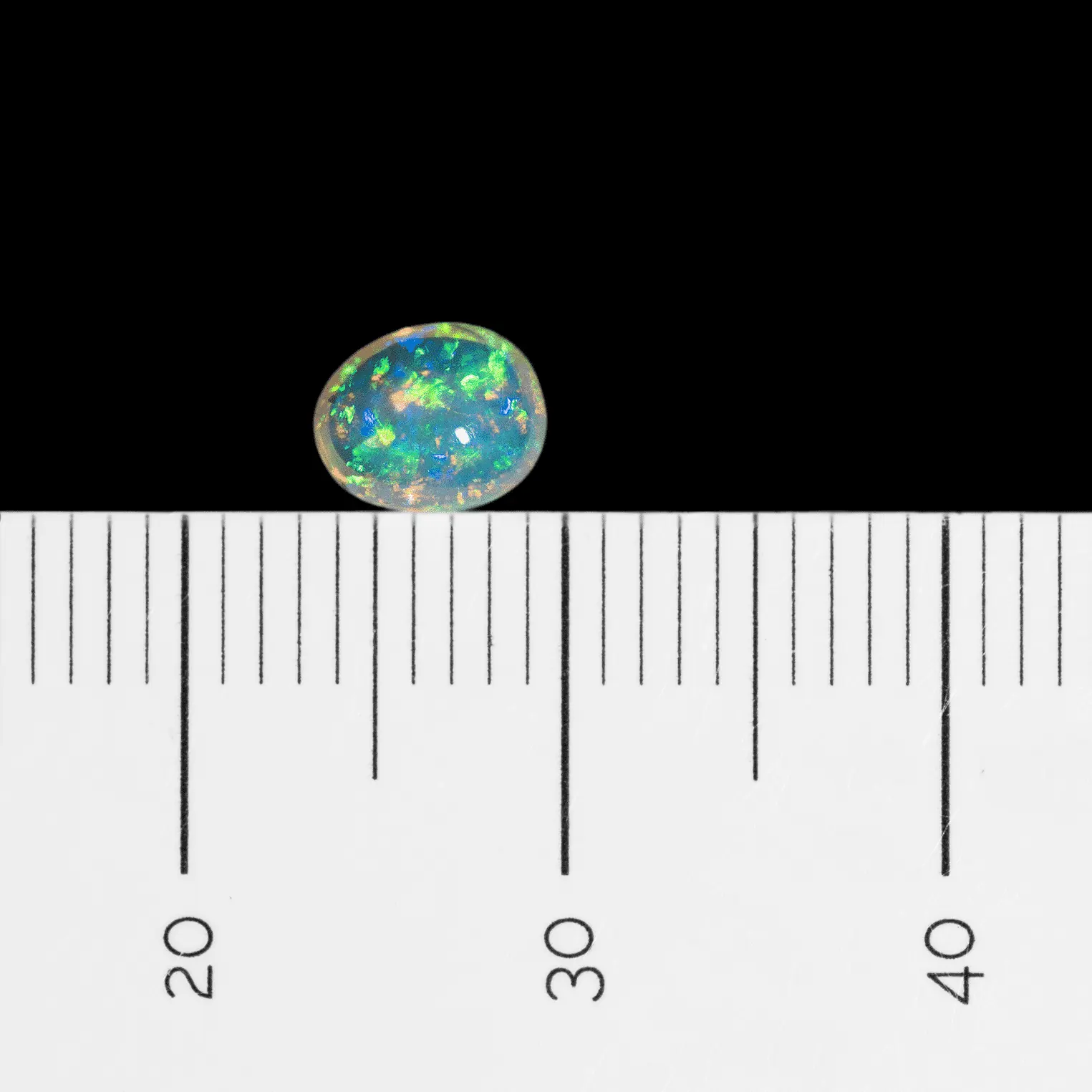 Petit cabochon scintillant d'opale cristal Brésilienne (0,3 ct) – Image 8