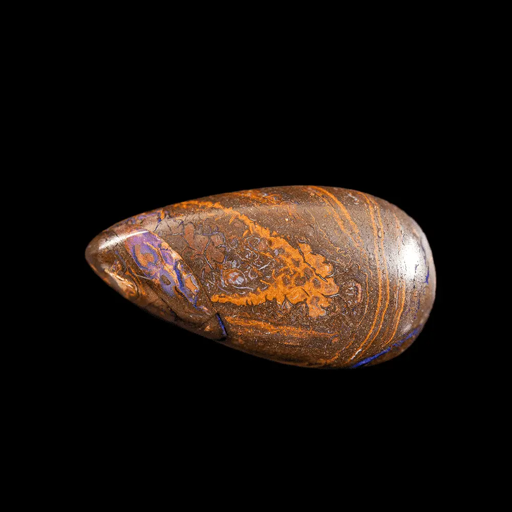 Opale naturelle australienne Koroit, goutte de 33,4 carats à dessins ocre-jaune et ruban de brillances violettes et parmes