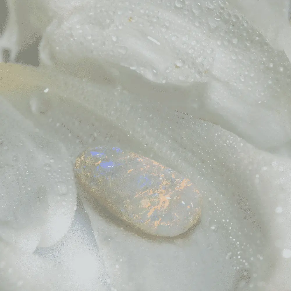 Jolie larme multicolore d'opale blanche (0,8 ct) – Image 7