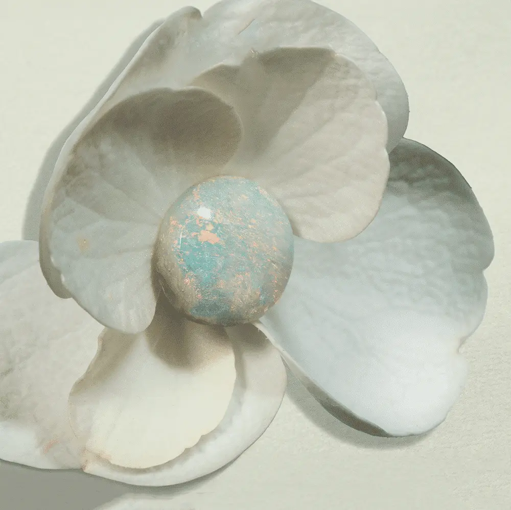 Opale blanche à micro sillons multicolores (1,3 ct) – Image 5