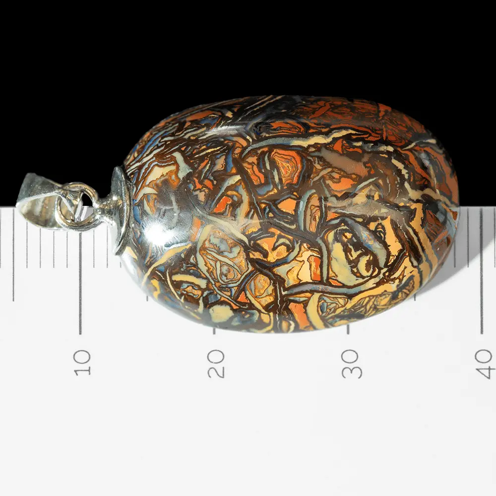 Hanging Koroit opal cabochon with variegated interlacing - Image 6
