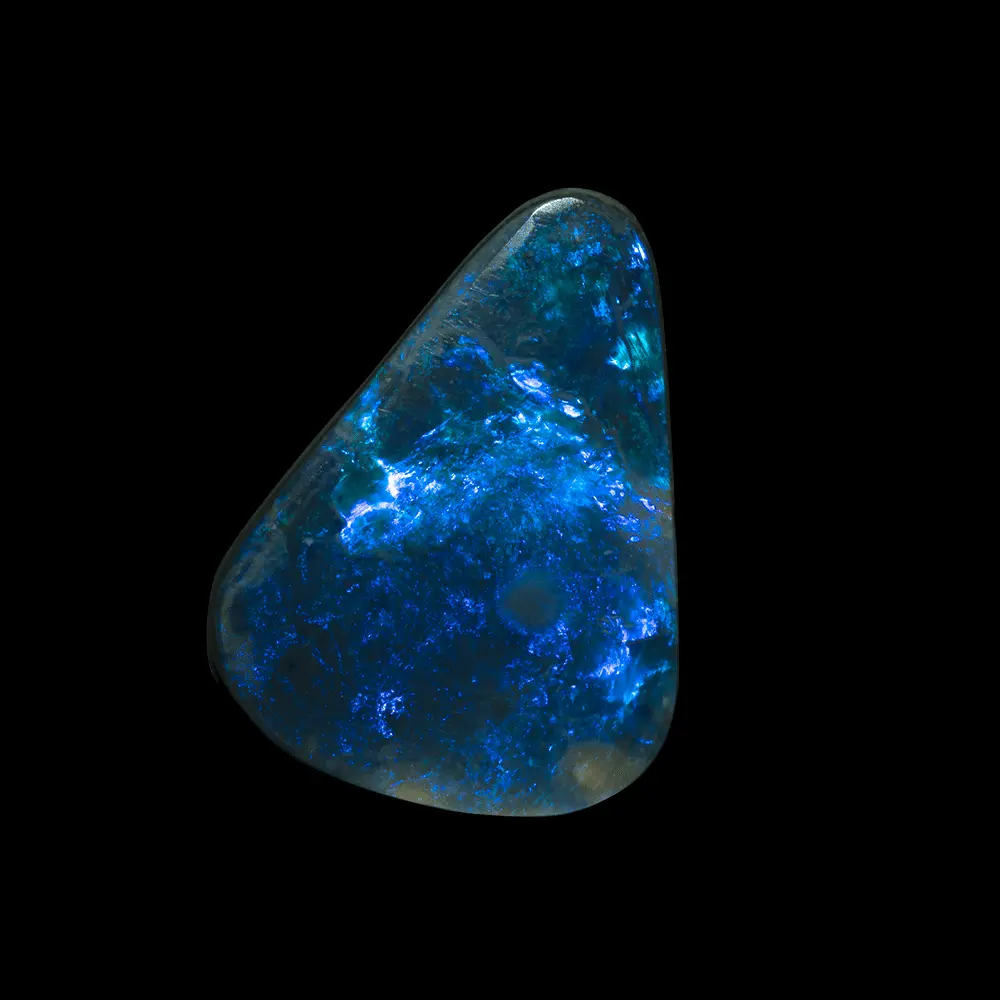Triangle arrondi d'opale noire (1,6 ct) – Image 4