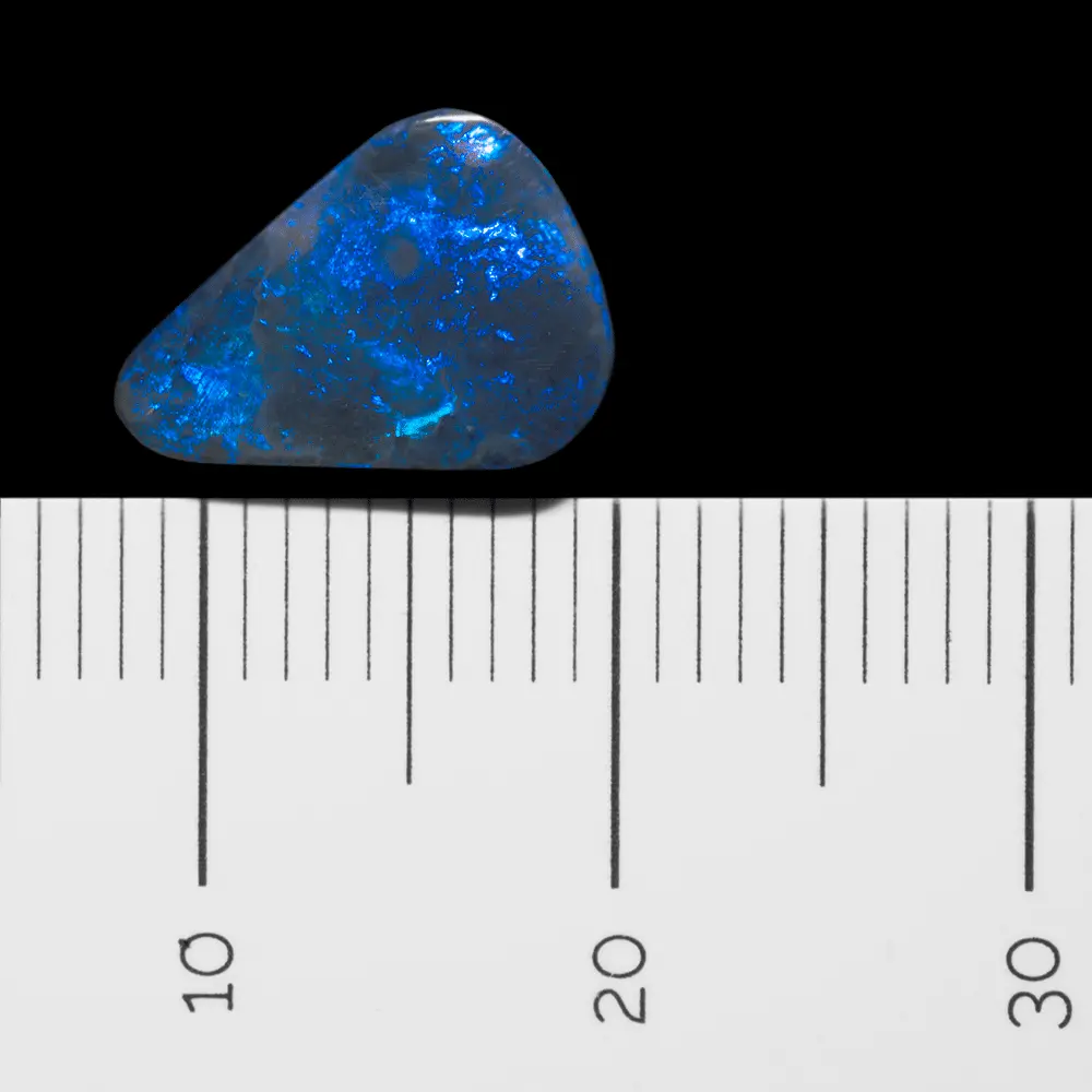 Triangle arrondi d'opale noire (1,6 ct) – Image 6